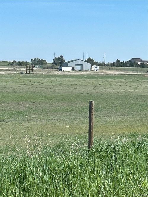 37200 E County Road 6, Watkins, CO, 80137-9015 | Card Image