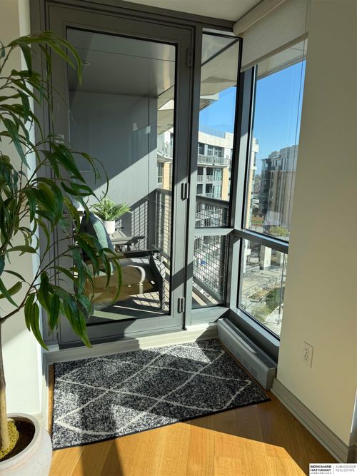 4702-200 S 31st Ave, Omaha, NE, 68131-1415 | Card Image