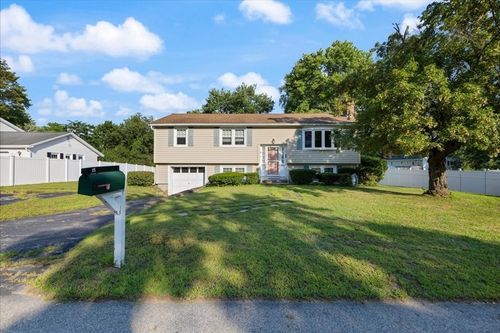 15 Blue Jay Ave, Dracut, MA, 01826-1303 | Card Image