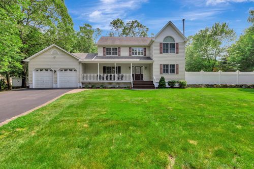 18 Frost Ln, Wading River, NY, 11792-1502 | Card Image