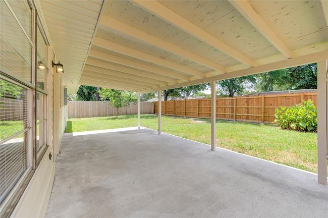 Very nice and large back patio cover | Image 18