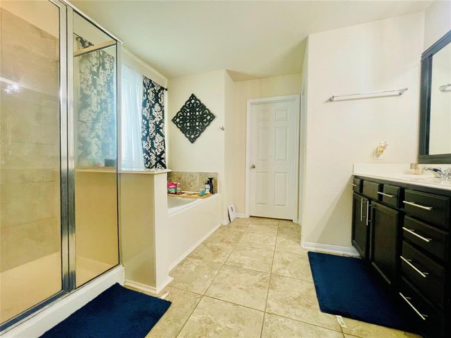 PRIMARY BATH | Image 16