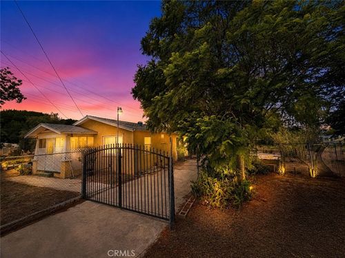 7682 Victoria Ave, Highland, CA, 92346-5530 | Card Image