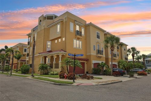 6413 Mayra Shores Ln, APOLLO BEACH, FL, 33572-3074 | Card Image