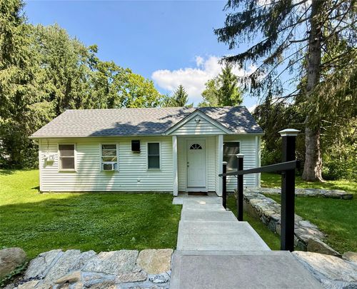12 Red Brook Rd, Mahopac, NY, 10541-1347 | Card Image