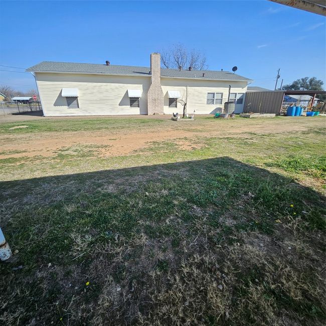 Back view of house | Image 33