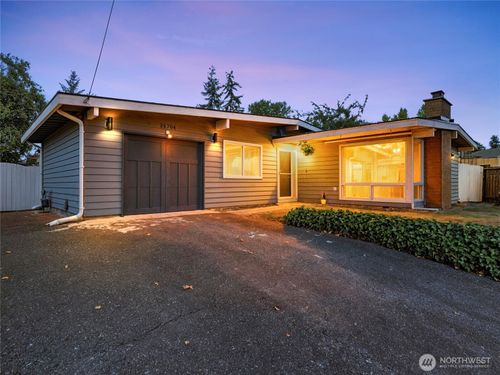24704 21st Avenue S, Des Moines, WA, 98198 | Card Image