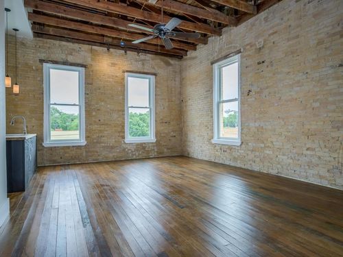 apt-206-110 S Main St, Elgin, TX, 78621-2966 | Card Image