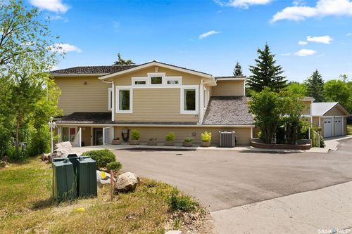475 James St S, Lumsden, SK, S0G3C0 | Card Image