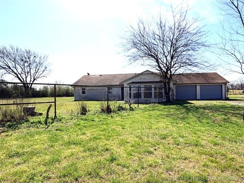 13076 Bramble St, Henryetta, OK, 74437-7561 | Card Image