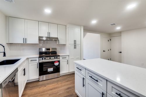 638 Lemon Dr, Arlington, TX, 76018-1692 | Card Image