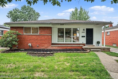 20324 Sunnydale St, Saint Clair Shores, MI, 48081-1742 | Card Image