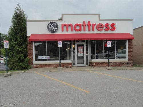 14354 Pearl Rd, Strongsville, OH, 44136-8712 | Card Image