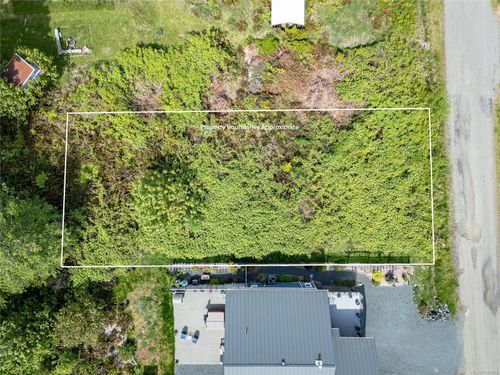 7 6th St, Union Bay, BC, V0R | Card Image