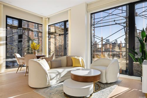 3c-31-16 21st St, Astoria, NY, 11106-4518 | Card Image