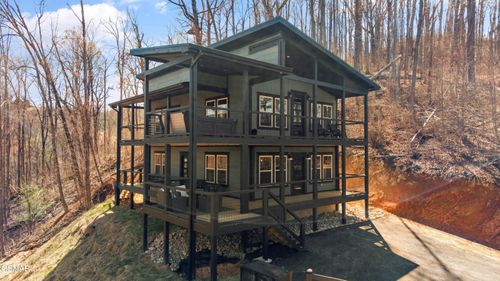 3244 Emerald Springs Loop, Sevierville, TN, 37862-8622 | Card Image
