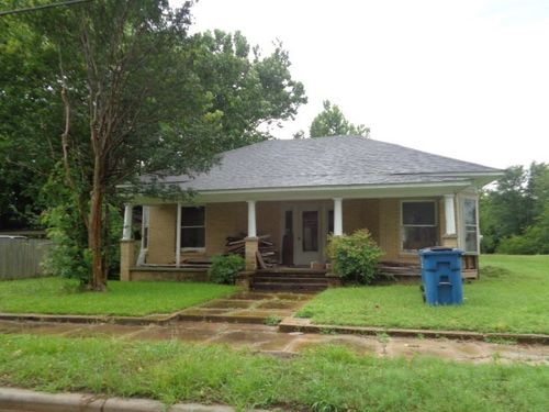 200 S Post Oak St, Winnsboro, TX, 75494-2316 | Card Image