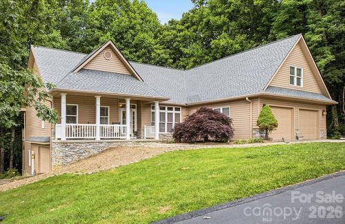 3121 Cove Loop Rd, Hendersonville, NC, 28739-8870 | Card Image