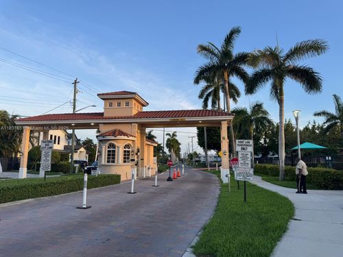 apt-15-500 Layne Blvd, Hallandale Beach, FL, 33009-6546 | Card Image