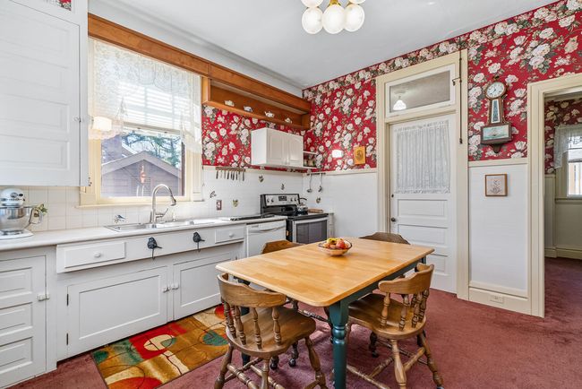 204 Monroe St, House other with 5 bedrooms, 4 bathrooms and null parking in Kalamazoo MI | Image 23