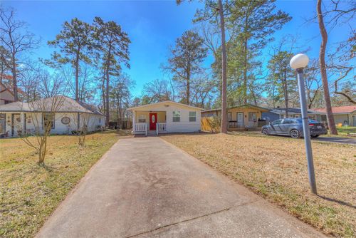 28609 Netawaka Ct, Huntsville, TX, 77320 | Card Image