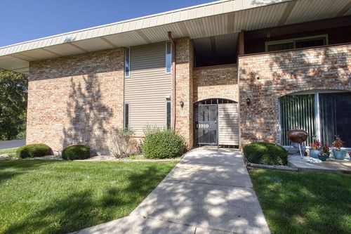 11910 W Mill Rd, Milwaukee, WI, 53225-1073 | Card Image