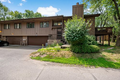 2632 Aspen Ct, White Bear Lake, MN, 55110-5625 | Card Image