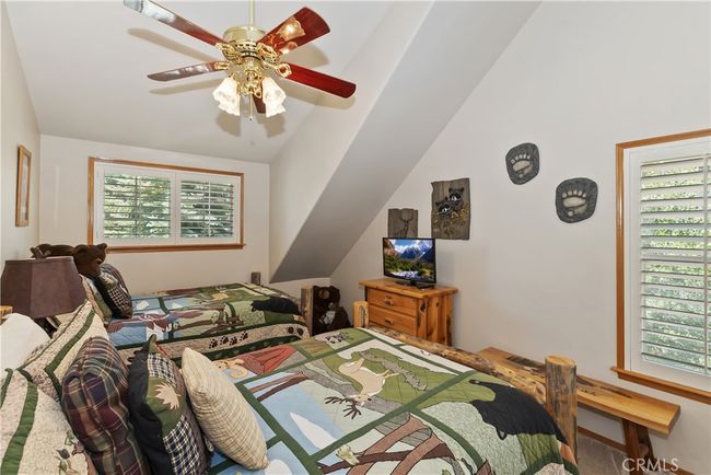 375 Meadow Cir N, House other with 4 bedrooms, 3 bathrooms and 2 parking in Big Bear Lake CA | Image 37
