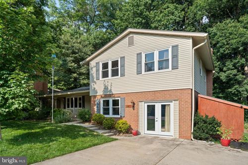 5267 Pumphrey Dr, FAIRFAX, VA, 22032-2630 | Card Image