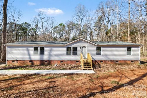 5050 Park Creek Dr, Mount Holly, NC, 28120-9508 | Card Image