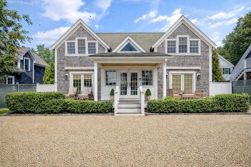 99 Cooke St, Edgartown, MA, 02539-5912 | Card Image