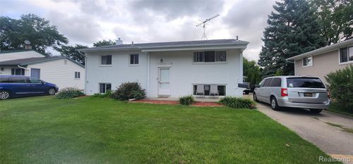 34618 Sandwood Dr, Sterling Heights, MI, 48310-5335 | Card Image