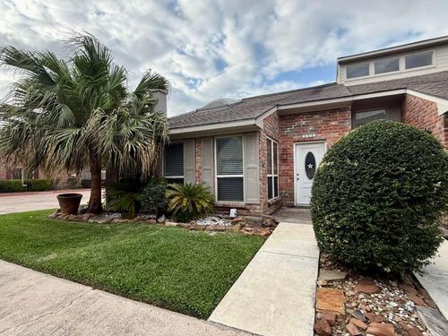 42-9353 Westwood Village Dr, Houston, TX, 77036-8749 | Card Image