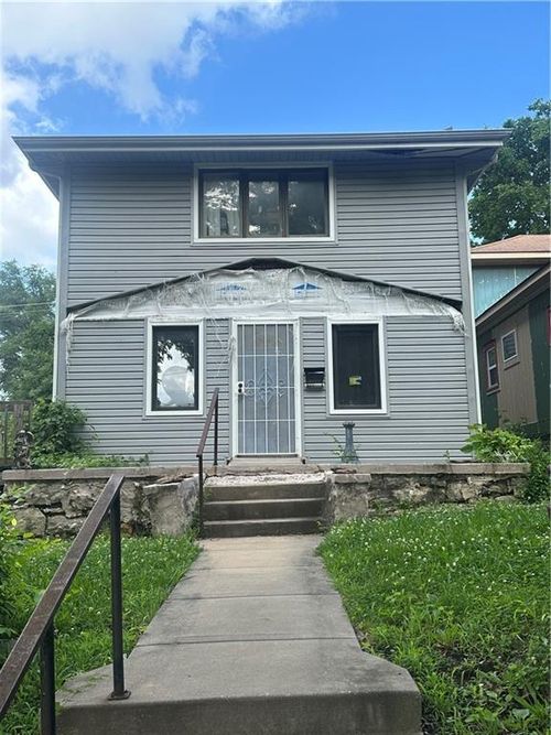 31 N 14th St, Kansas City, KS, 66102-5015 | Card Image