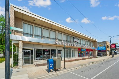 6114 W North Ave, Chicago, IL, 60639-3928 | Card Image