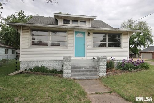 102 W Essex St, Glasford, IL, 61533 | Card Image