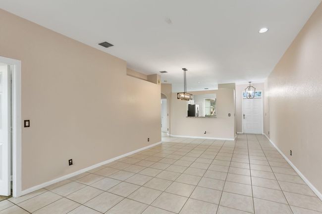 5779 Island Reach Ln, Condo with 3 bedrooms, 2 bathrooms and null parking in Boynton Beach FL | Image 11