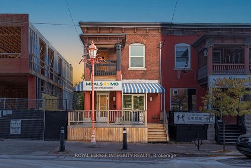 {{alt}} | Card Image