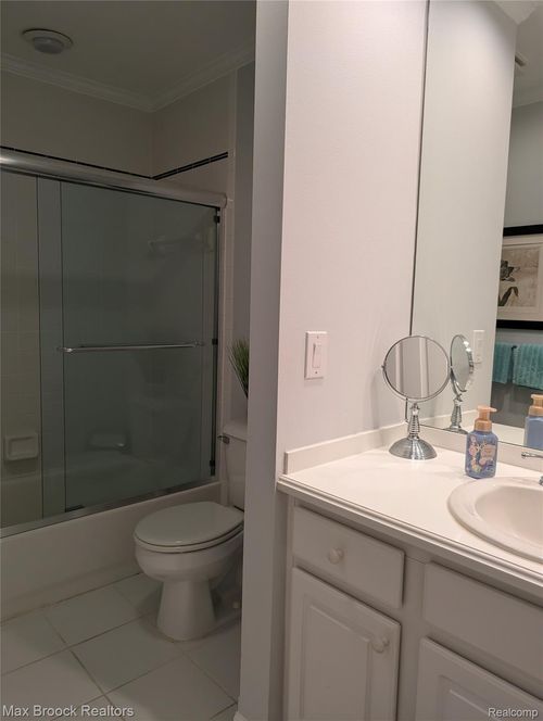 apt-413-444 Chester St, Birmingham, MI, 48009-1473 | Card Image