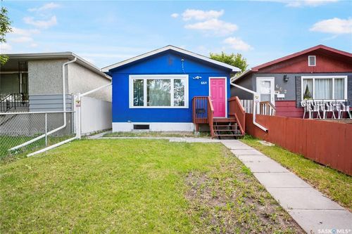 664 Retallack St, Regina, SK, S4T2G4 | Card Image