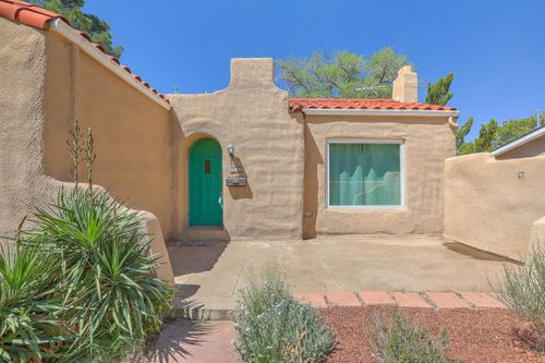 319 Richmond Dr Se, Albuquerque, NM, 87106-2239 | Card Image