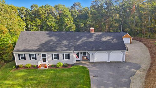 10 Royal Cir, Sandwich, MA, 02563-2820 | Card Image