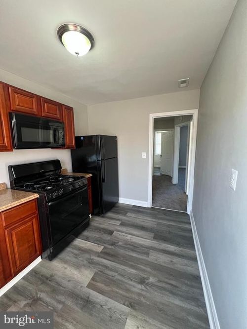 2-3611 Ravenwood Ave, BALTIMORE, MD, 21213-2041 | Card Image