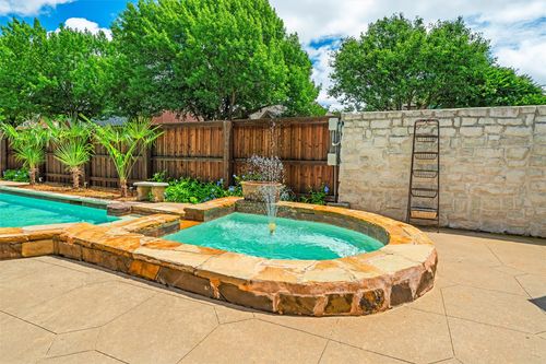 2007 Hunter Place Ct, Arlington, TX, 76006-5760 | Card Image