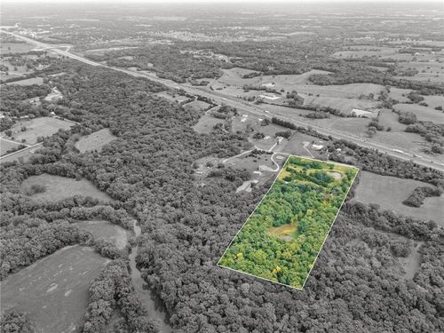 13216 Vines Rd, Kearney, MO, 64060-9077 | Card Image