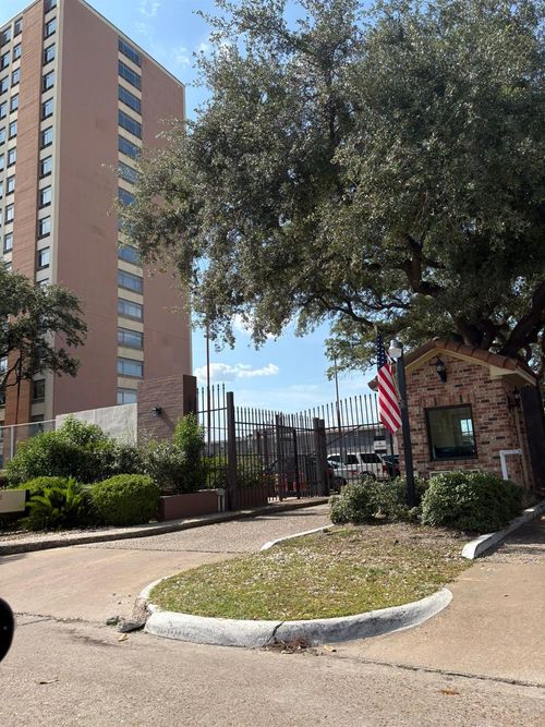 1207-7510 Hornwood Dr, Houston, TX, 77036-4364 | Card Image