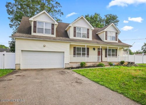 18 4th Ave, Toms River, NJ, 08757-5009 | Card Image