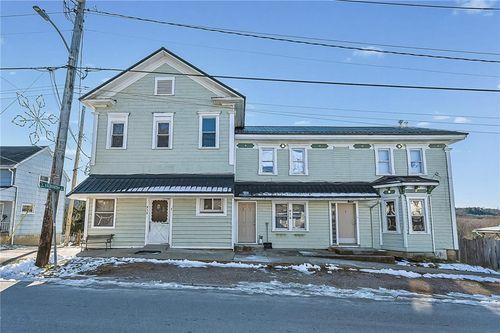 916 E Main St, Rural Valley, PA, 16249-4825 | Card Image