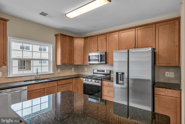 19430 Newton Pass Sq, Townhouse with 2 bedrooms, 2 bathrooms and null parking in LEESBURG VA | Image 5