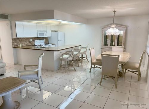 f124-5208 Ne 24th Ter, Fort Lauderdale, FL, 33308-3967 | Card Image